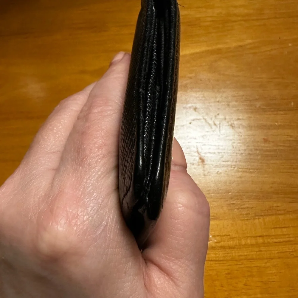 Louis Vuitton Black Leather Taiga Snap Bifold Wallet